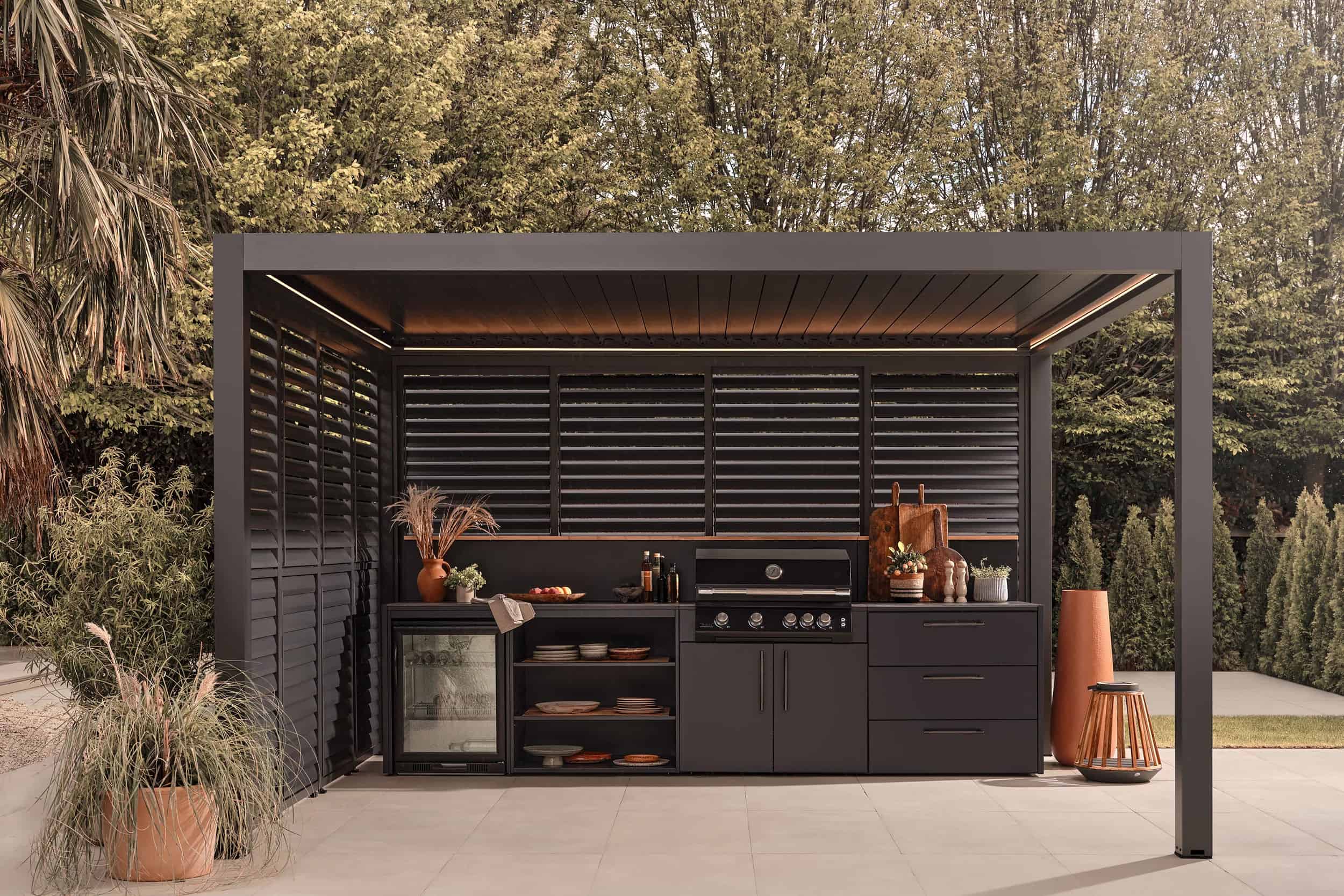 Outdoor Kitchen image